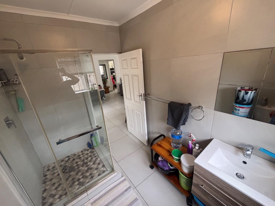 2 Bedroom Property for Sale in Queensburgh KwaZulu-Natal