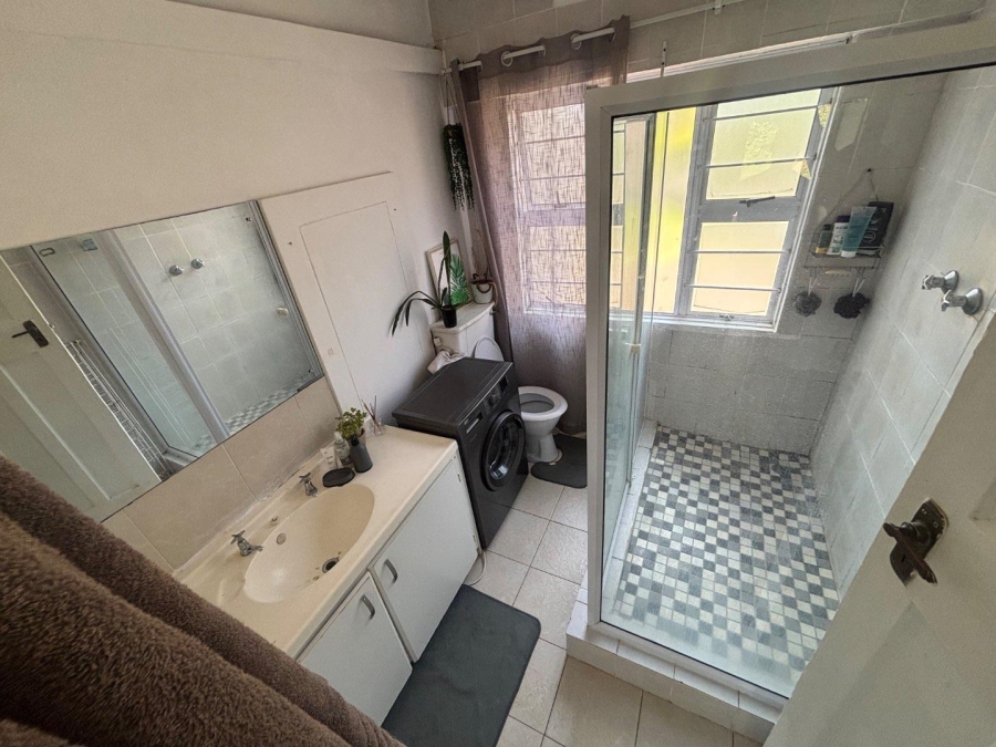 To Let 1 Bedroom Property for Rent in Kloof KwaZulu-Natal