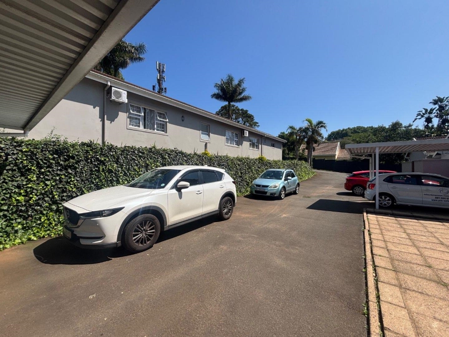 To Let 1 Bedroom Property for Rent in Kloof KwaZulu-Natal