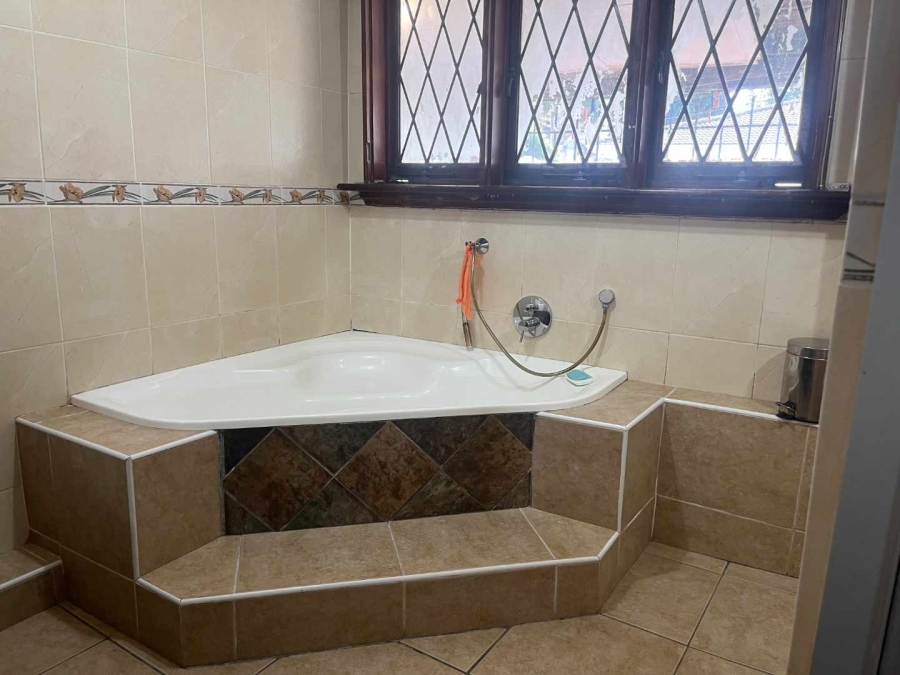 4 Bedroom Property for Sale in Queensburgh KwaZulu-Natal