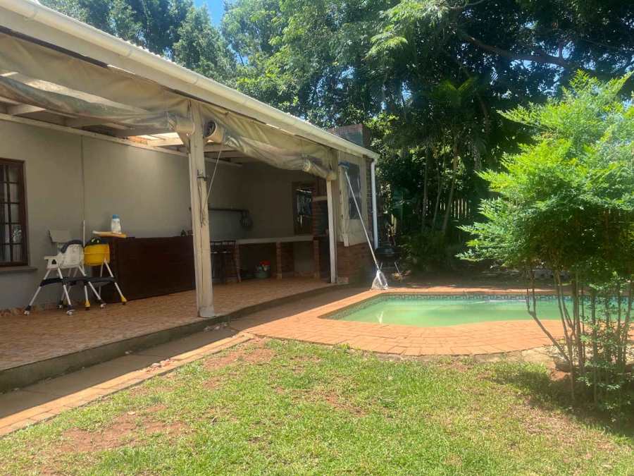 4 Bedroom Property for Sale in Crestview KwaZulu-Natal
