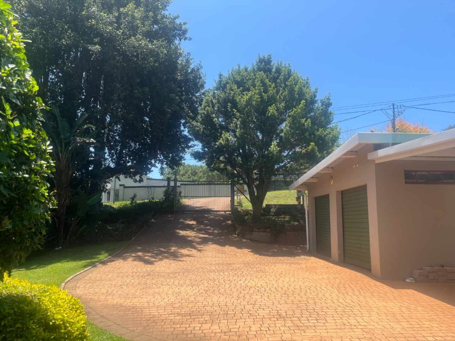 4 Bedroom Property for Sale in Crestview KwaZulu-Natal