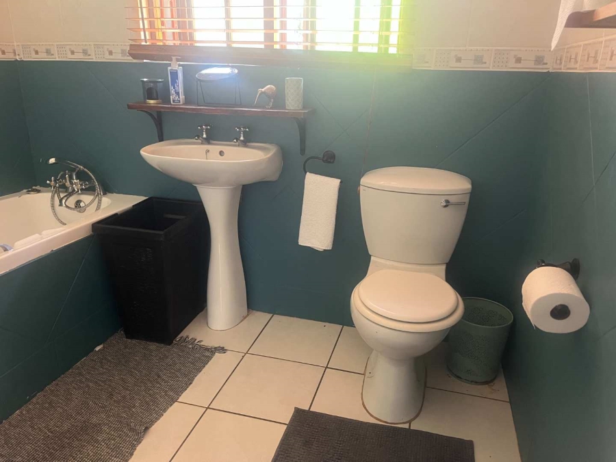 4 Bedroom Property for Sale in Crestview KwaZulu-Natal