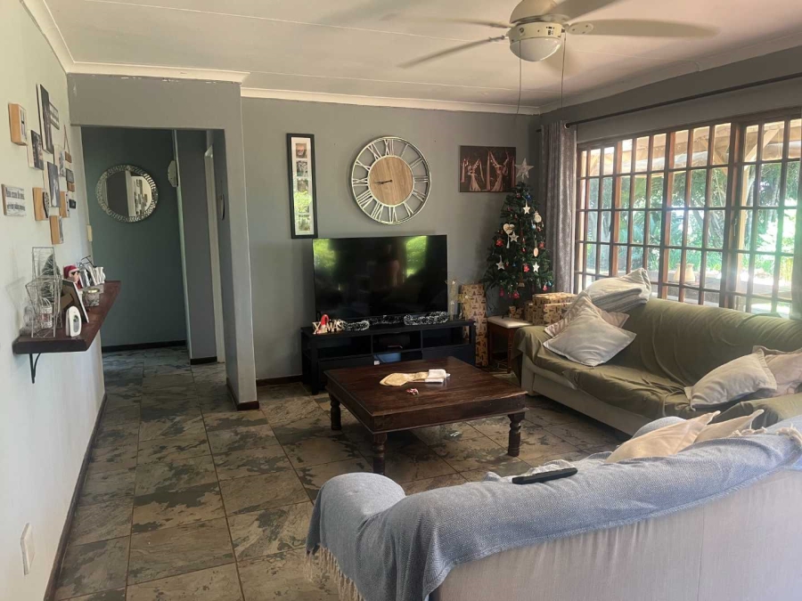 4 Bedroom Property for Sale in Crestview KwaZulu-Natal