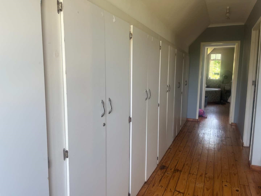 4 Bedroom Property for Sale in Crestview KwaZulu-Natal