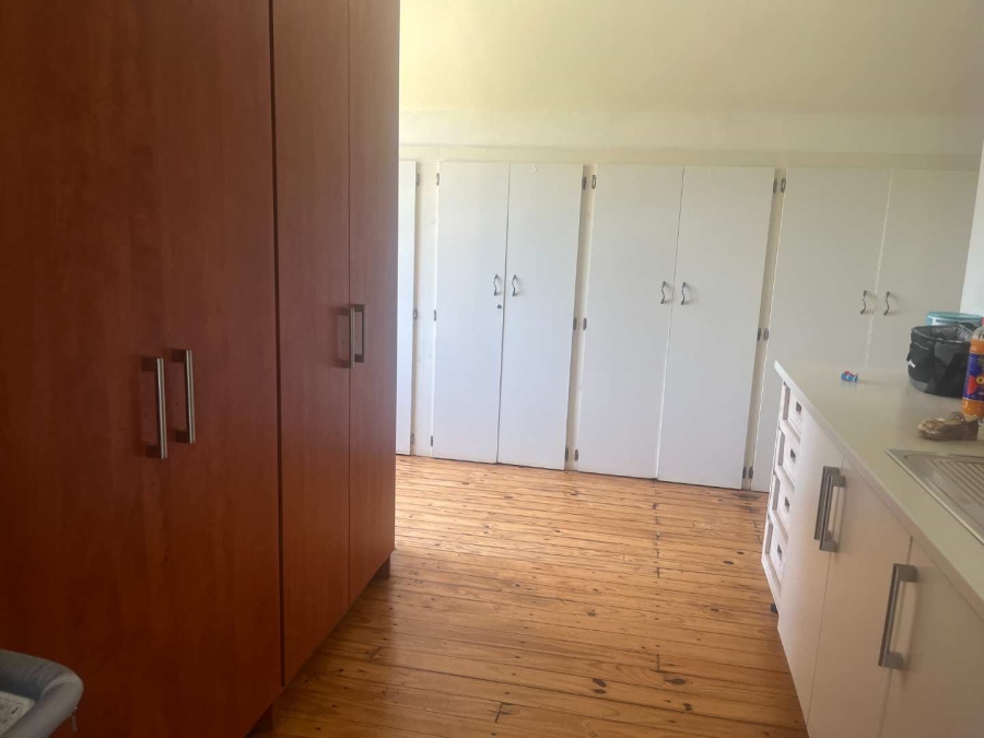 4 Bedroom Property for Sale in Crestview KwaZulu-Natal