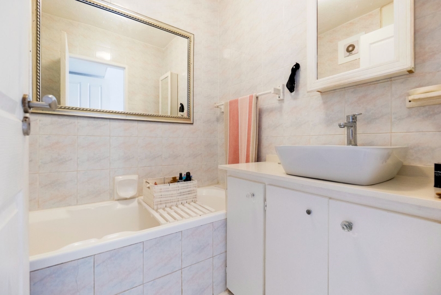 2 Bedroom Property for Sale in Amanzimtoti KwaZulu-Natal