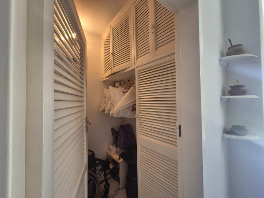 1 Bedroom Property for Sale in Amanzimtoti KwaZulu-Natal