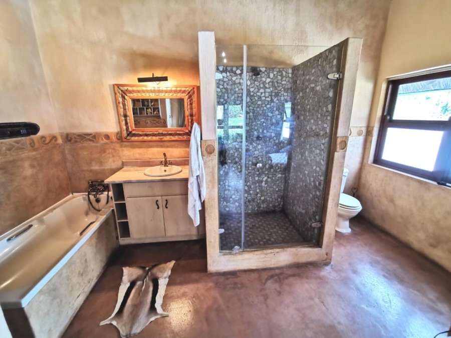 3 Bedroom Property for Sale in Kloof KwaZulu-Natal