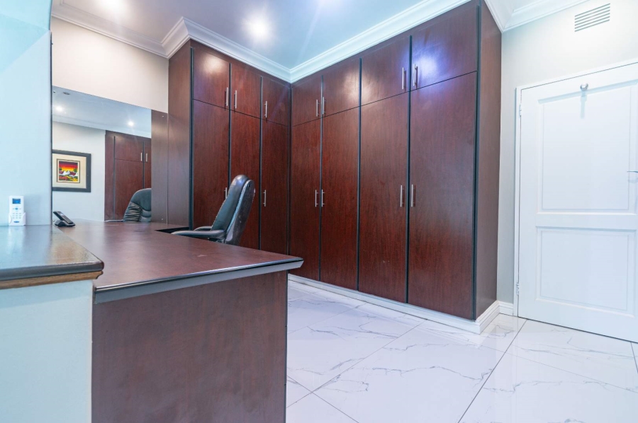 5 Bedroom Property for Sale in Everton KwaZulu-Natal