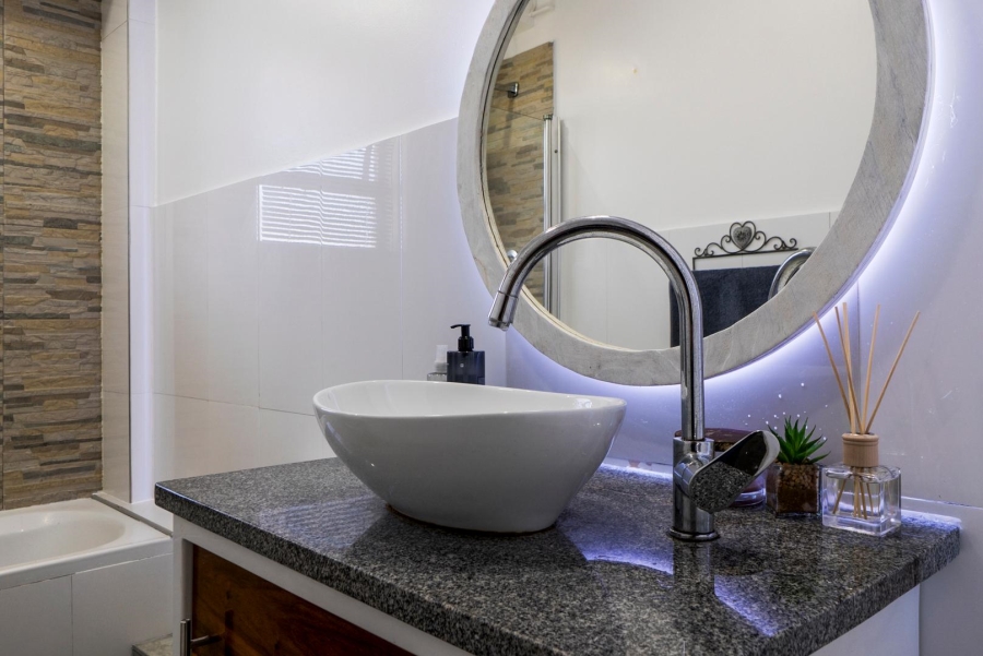 2 Bedroom Property for Sale in Amanzimtoti KwaZulu-Natal