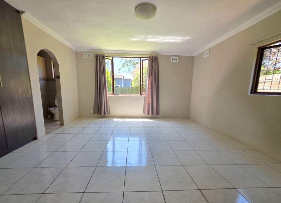 4 Bedroom Property for Sale in Waterfall KwaZulu-Natal