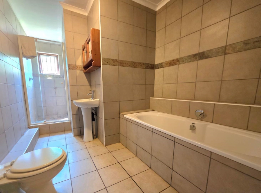 4 Bedroom Property for Sale in Waterfall KwaZulu-Natal