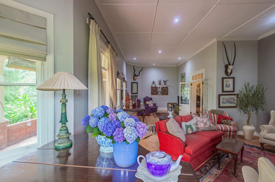 6 Bedroom Property for Sale in Kloof KwaZulu-Natal