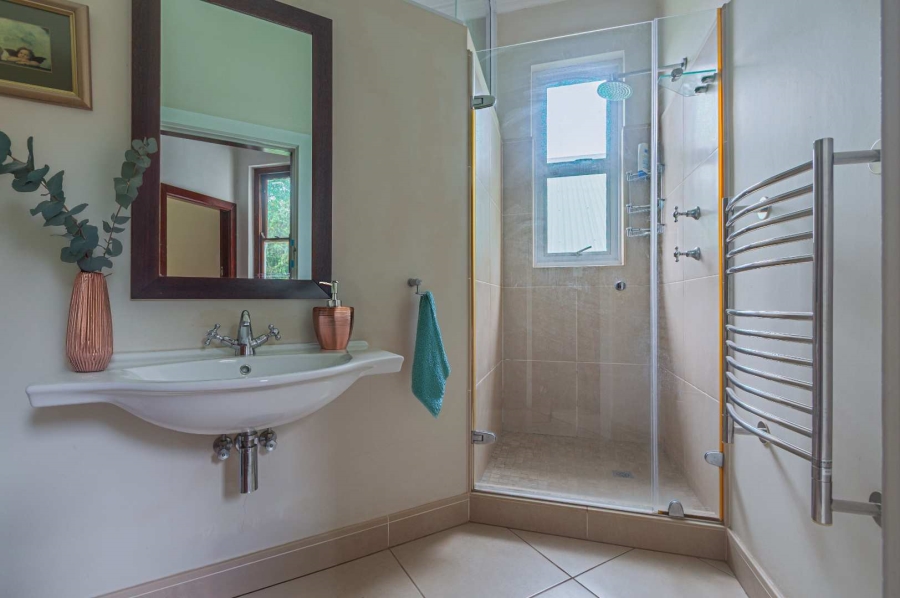 6 Bedroom Property for Sale in Kloof KwaZulu-Natal