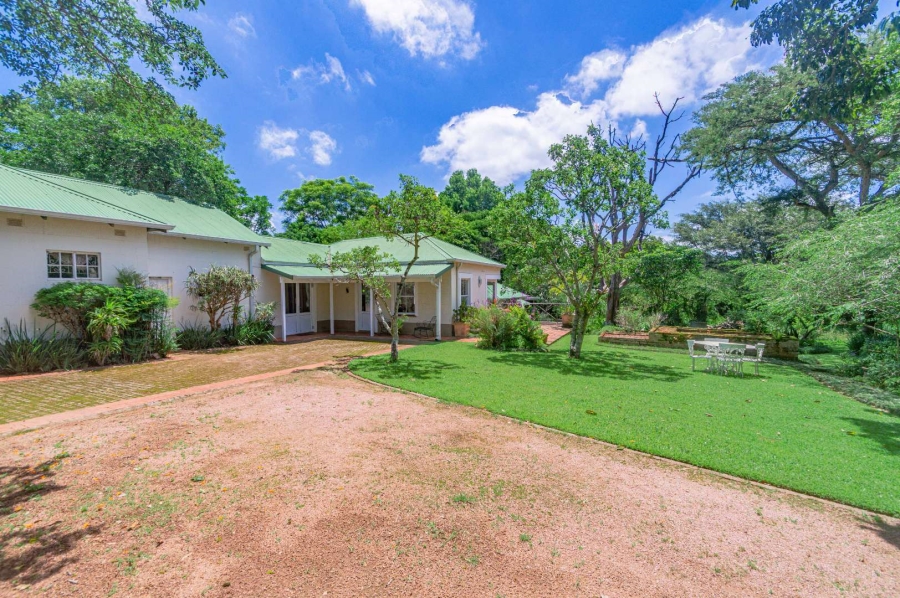 6 Bedroom Property for Sale in Kloof KwaZulu-Natal