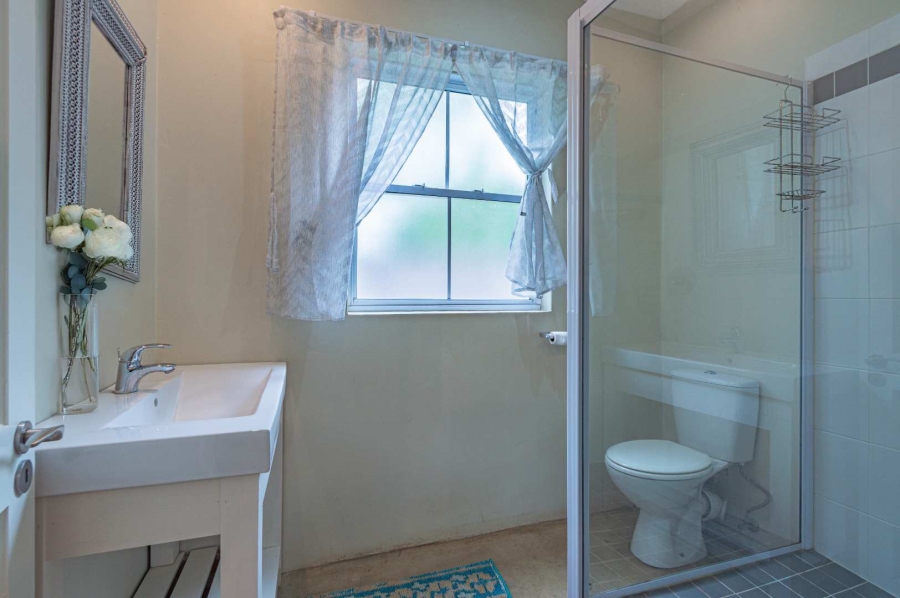 6 Bedroom Property for Sale in Kloof KwaZulu-Natal