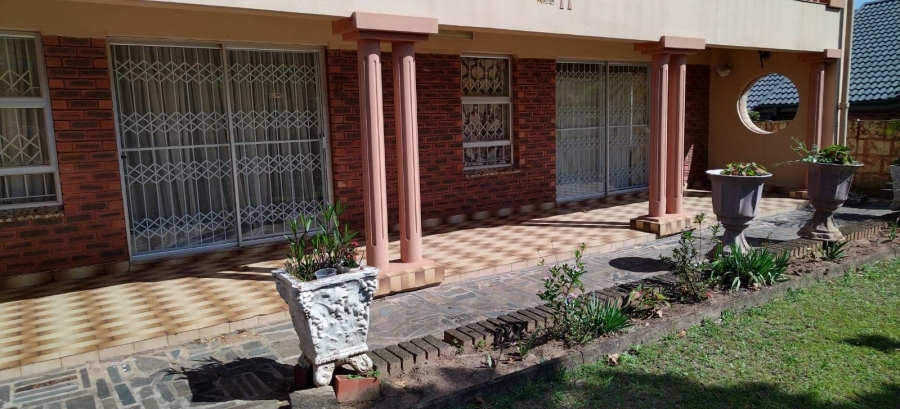 To Let 4 Bedroom Property for Rent in Tongaat KwaZulu-Natal