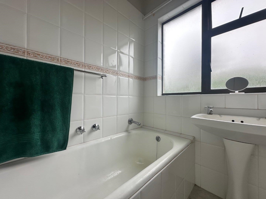 To Let 2 Bedroom Property for Rent in Compensation Beach KwaZulu-Natal