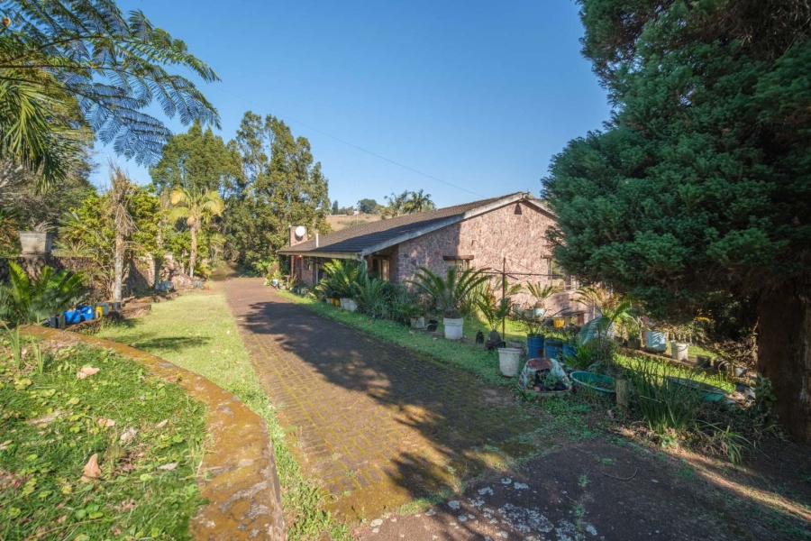 5 Bedroom Property for Sale in Waterfall KwaZulu-Natal