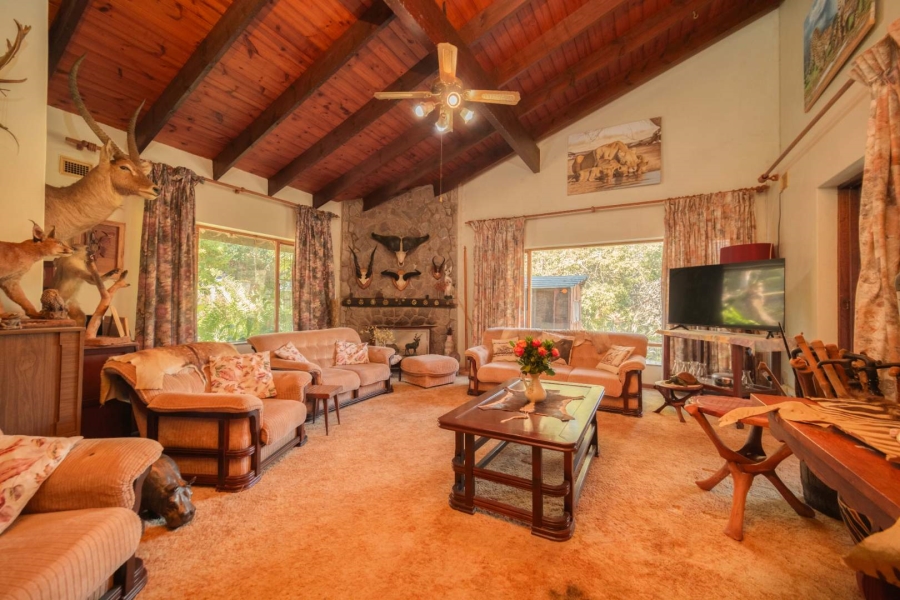 5 Bedroom Property for Sale in Waterfall KwaZulu-Natal