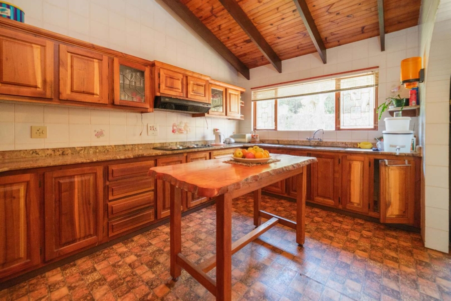 5 Bedroom Property for Sale in Waterfall KwaZulu-Natal