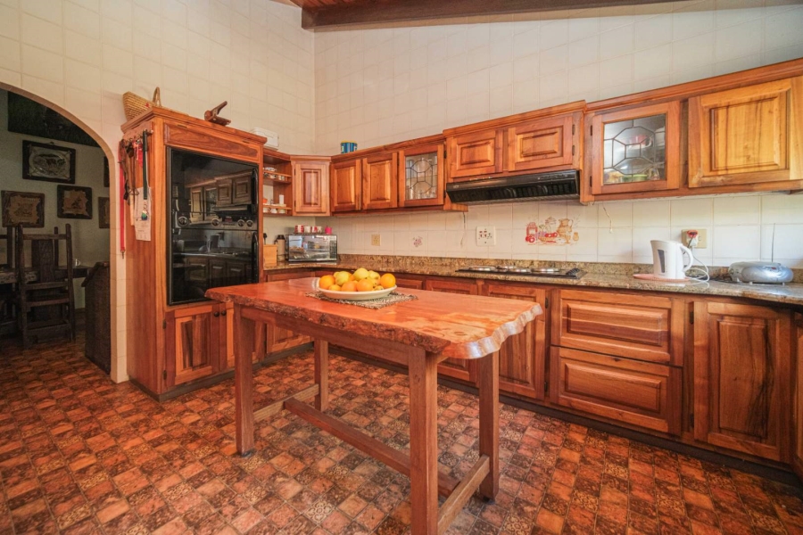 5 Bedroom Property for Sale in Waterfall KwaZulu-Natal