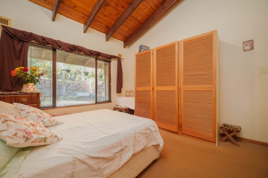 5 Bedroom Property for Sale in Waterfall KwaZulu-Natal