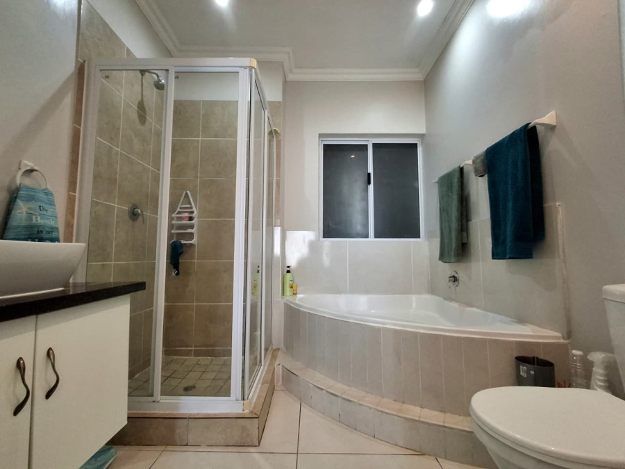 2 Bedroom Property for Sale in La Mercy KwaZulu-Natal