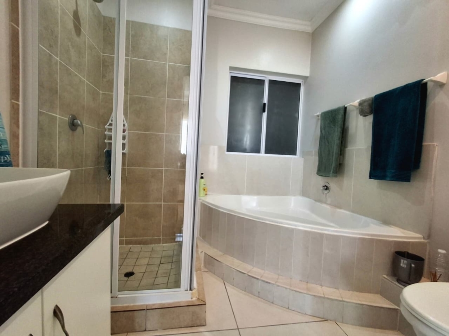 2 Bedroom Property for Sale in La Mercy KwaZulu-Natal