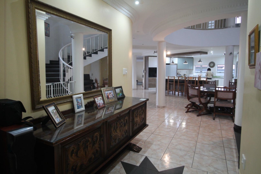 5 Bedroom Property for Sale in La Mercy KwaZulu-Natal