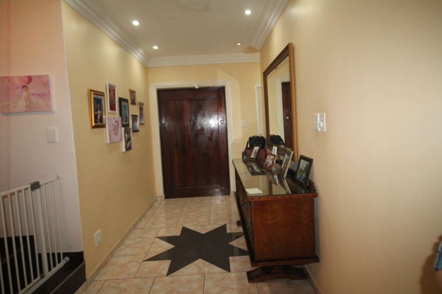 5 Bedroom Property for Sale in La Mercy KwaZulu-Natal