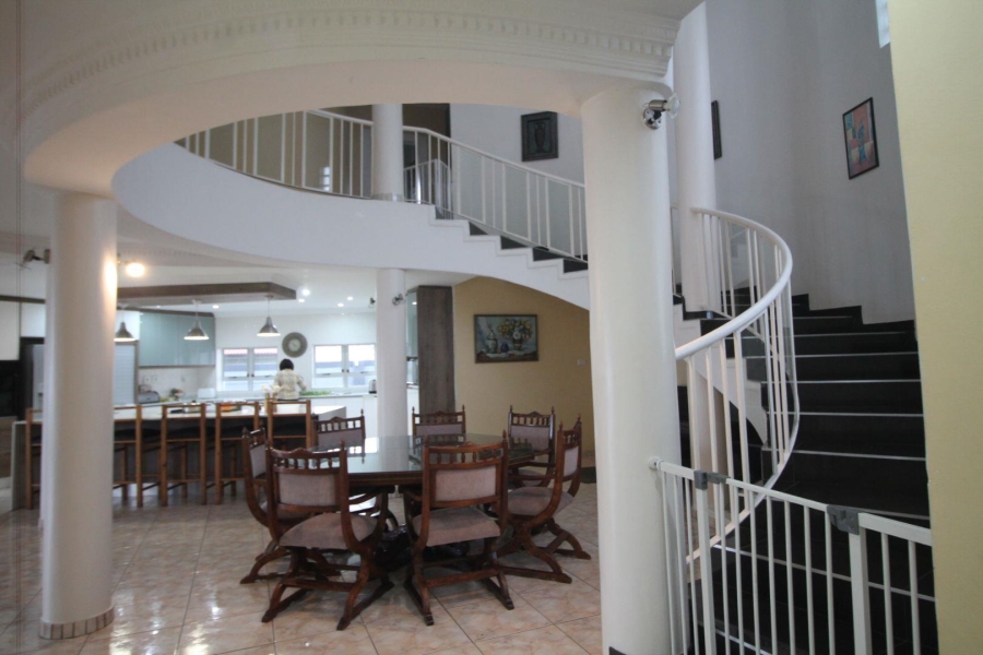 5 Bedroom Property for Sale in La Mercy KwaZulu-Natal