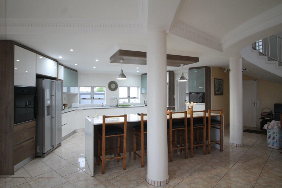 5 Bedroom Property for Sale in La Mercy KwaZulu-Natal