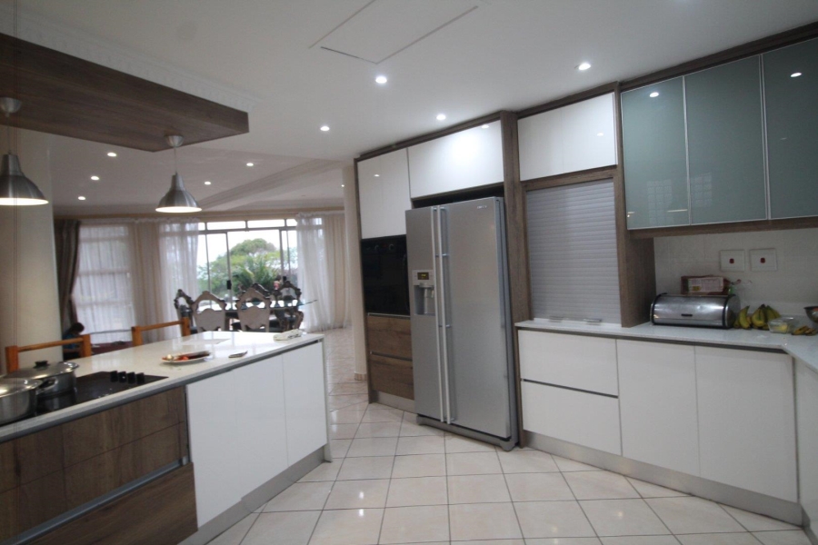 5 Bedroom Property for Sale in La Mercy KwaZulu-Natal