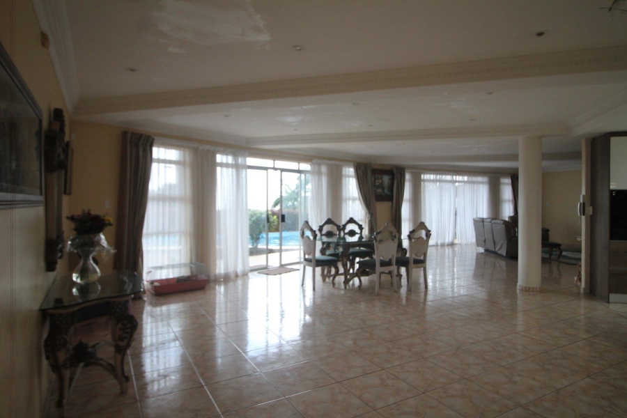 5 Bedroom Property for Sale in La Mercy KwaZulu-Natal