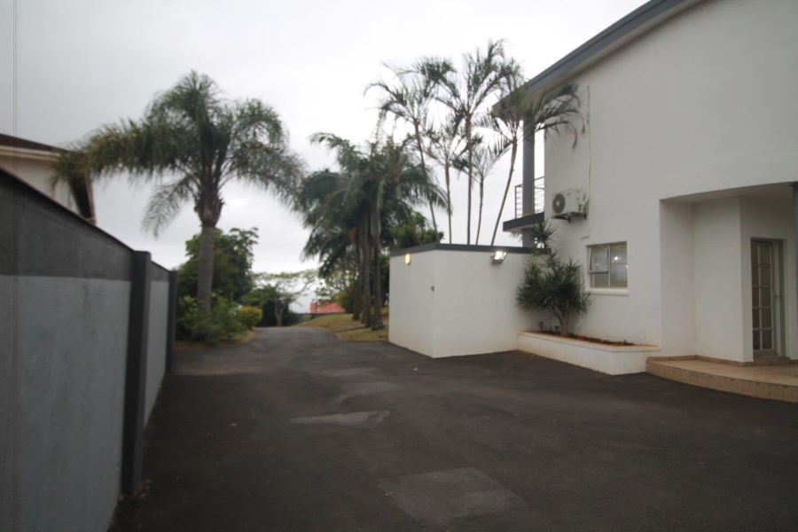 5 Bedroom Property for Sale in La Mercy KwaZulu-Natal