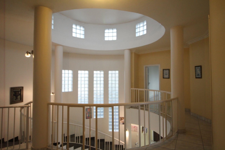 5 Bedroom Property for Sale in La Mercy KwaZulu-Natal