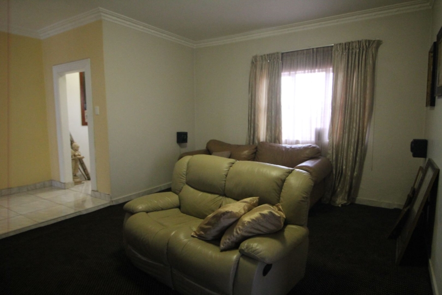 5 Bedroom Property for Sale in La Mercy KwaZulu-Natal