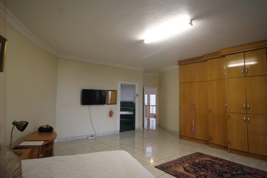 5 Bedroom Property for Sale in La Mercy KwaZulu-Natal