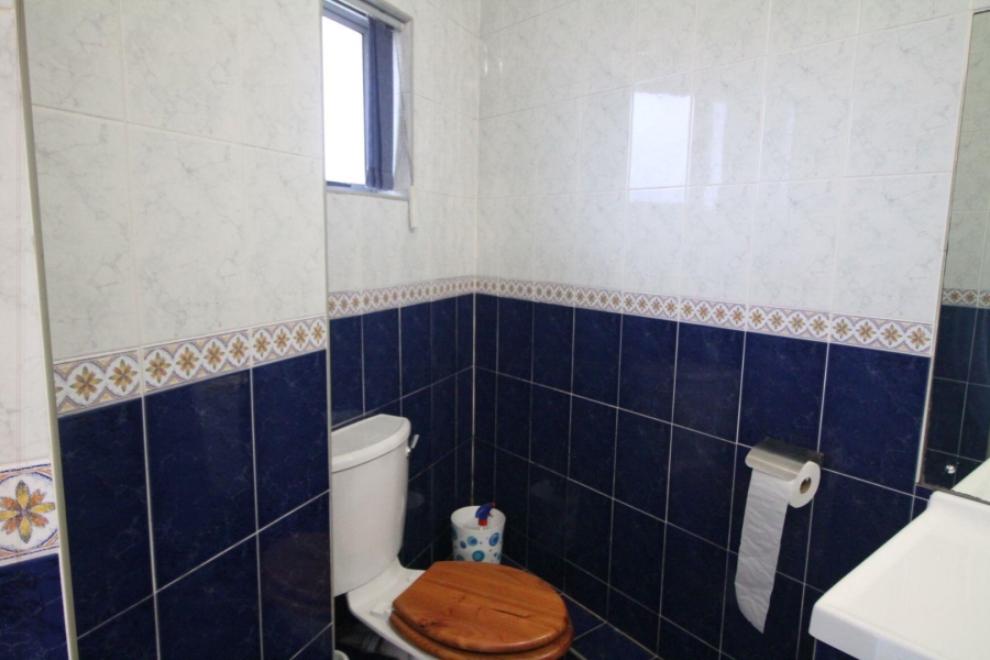 5 Bedroom Property for Sale in La Mercy KwaZulu-Natal