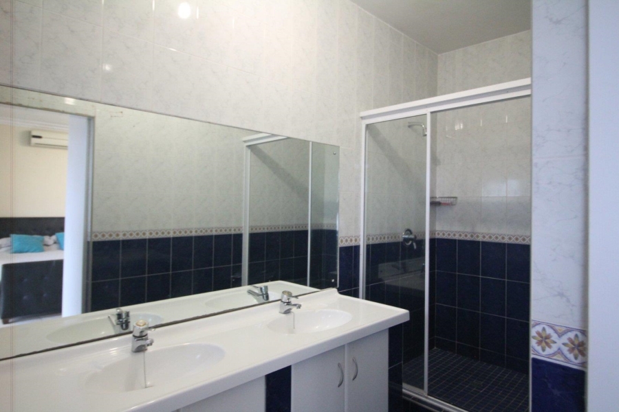 5 Bedroom Property for Sale in La Mercy KwaZulu-Natal