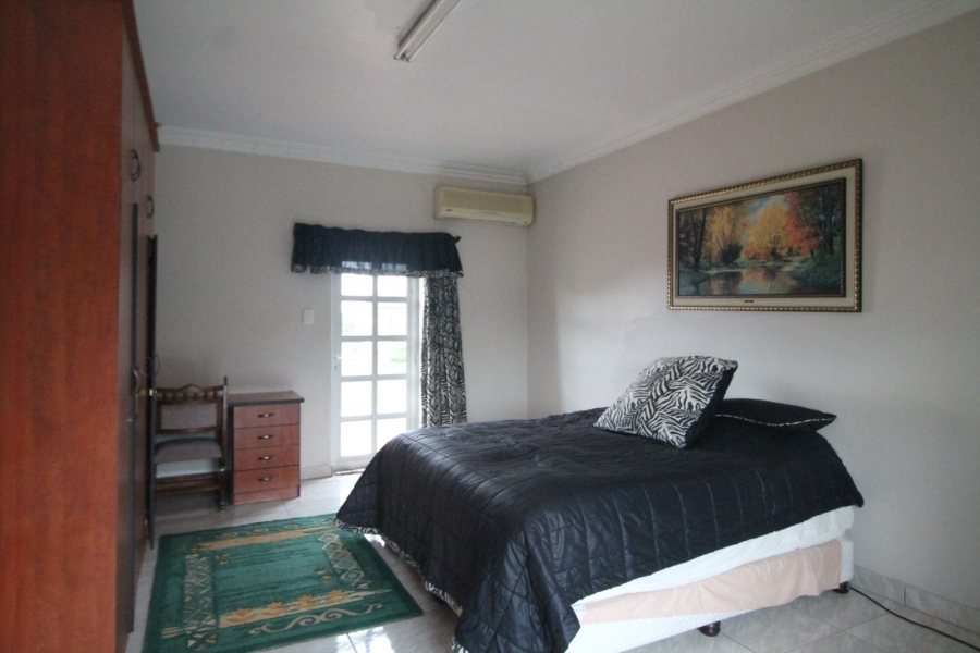 5 Bedroom Property for Sale in La Mercy KwaZulu-Natal