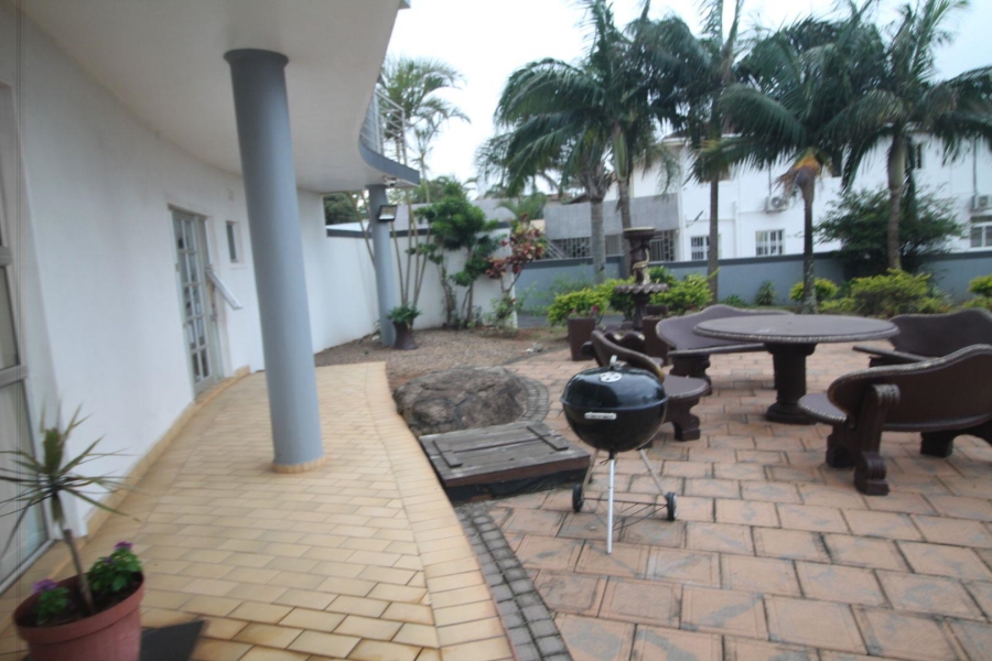 5 Bedroom Property for Sale in La Mercy KwaZulu-Natal