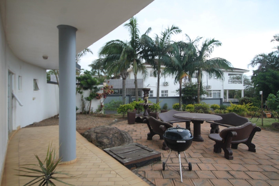 5 Bedroom Property for Sale in La Mercy KwaZulu-Natal