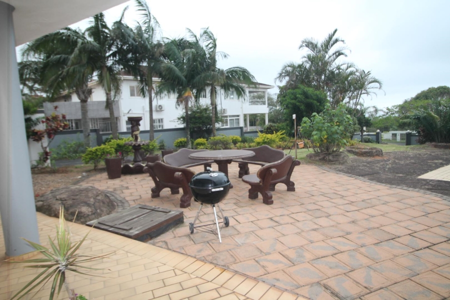 5 Bedroom Property for Sale in La Mercy KwaZulu-Natal