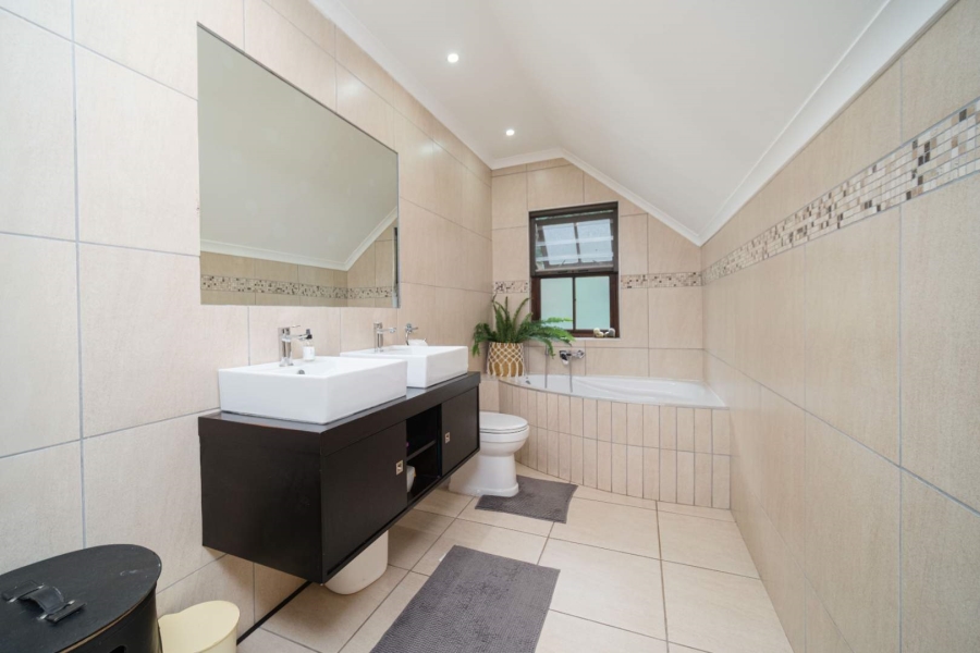 4 Bedroom Property for Sale in Seaward Estate KwaZulu-Natal