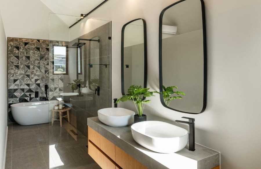 4 Bedroom Property for Sale in Sheffield Beach KwaZulu-Natal