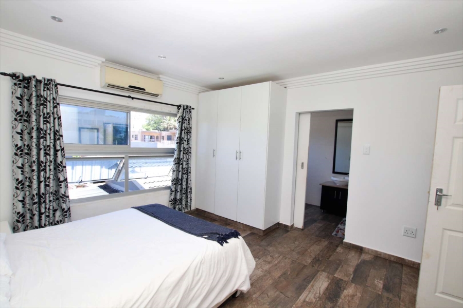 10 Bedroom Property for Sale in Glen Ashley KwaZulu-Natal
