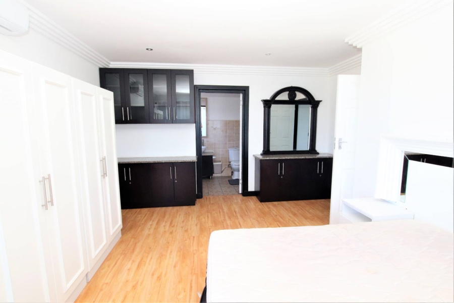 10 Bedroom Property for Sale in Glen Ashley KwaZulu-Natal